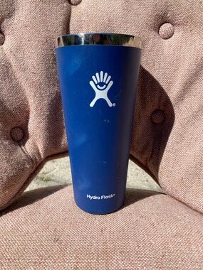 Hydro Flask Blue Travel Tumbler with Stainless Rim 32oz